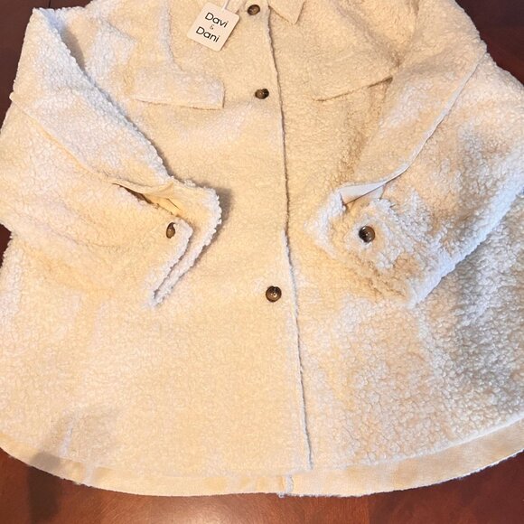 Davi & Dani Womens Cream Sherpa Jacket With Button Front & Long Sleeves - Picture 4 of 10